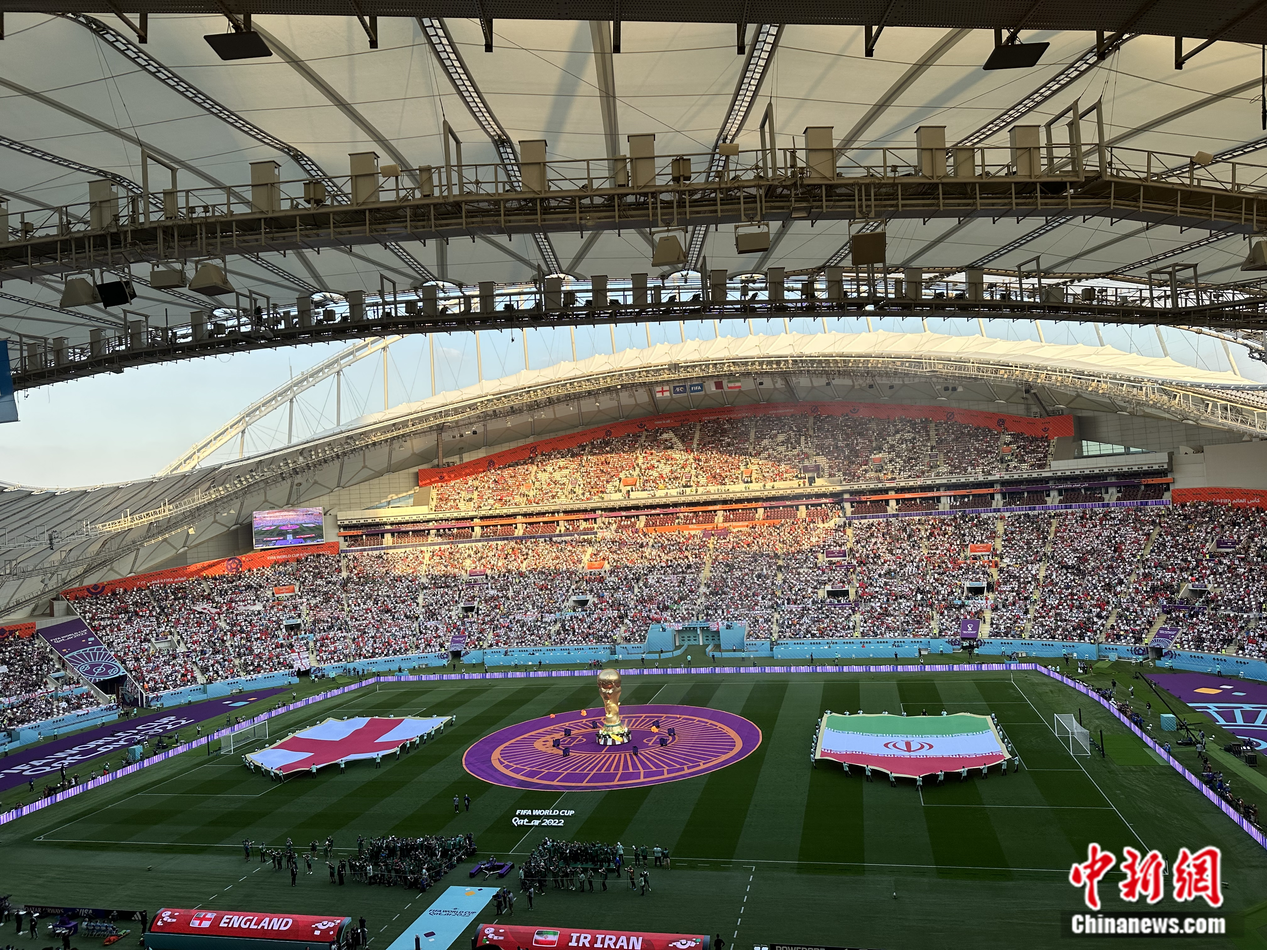 伊朗球迷地铁高歌助威 世界杯首战惨败英格兰