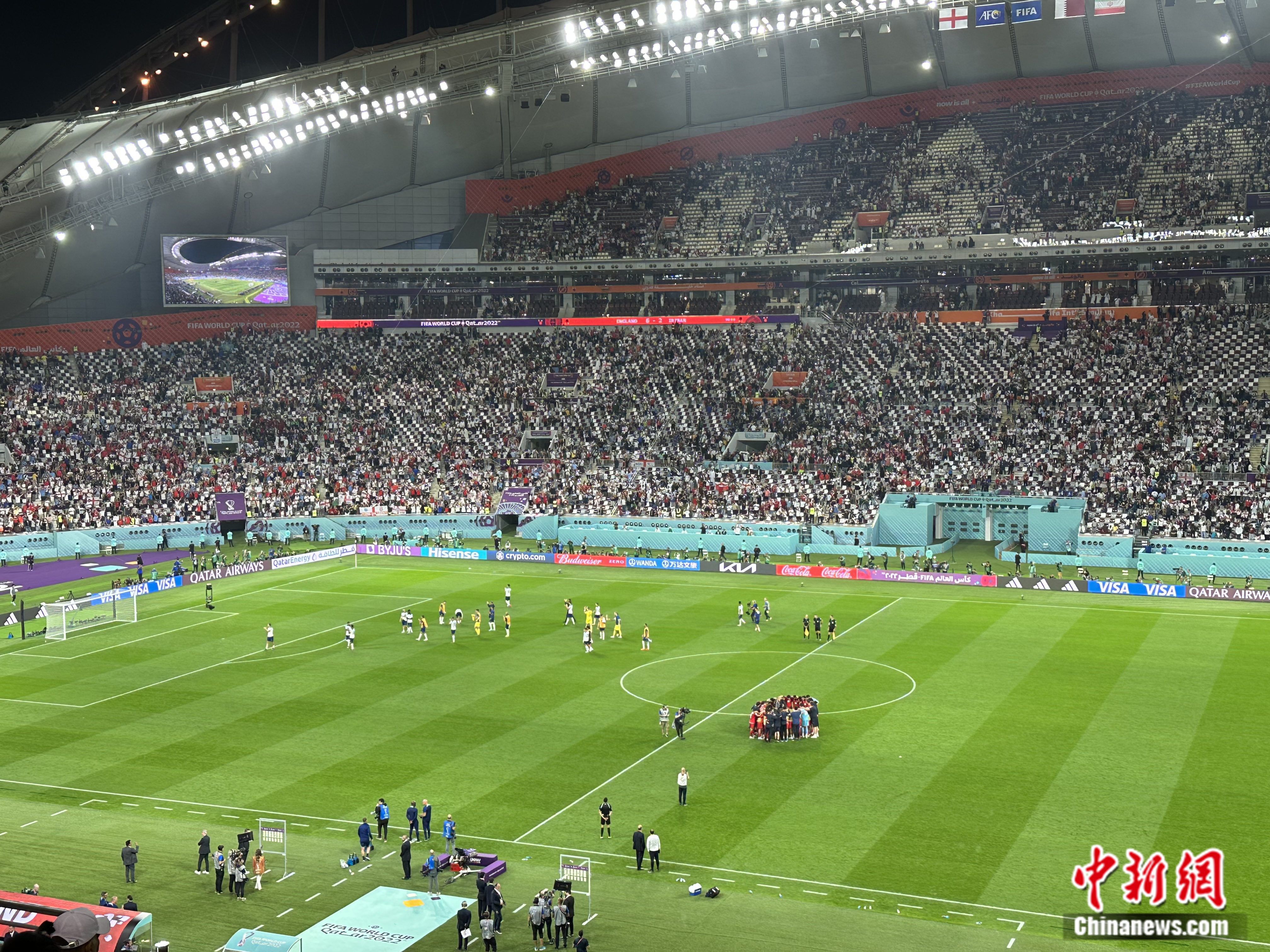 伊朗球迷地铁高歌助威 世界杯首战惨败英格兰