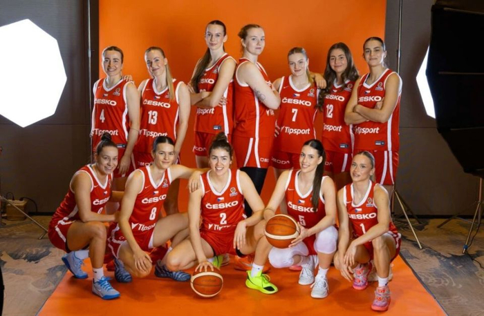 中国女篮迎战捷克女篮 两队排名胶着关键战将打