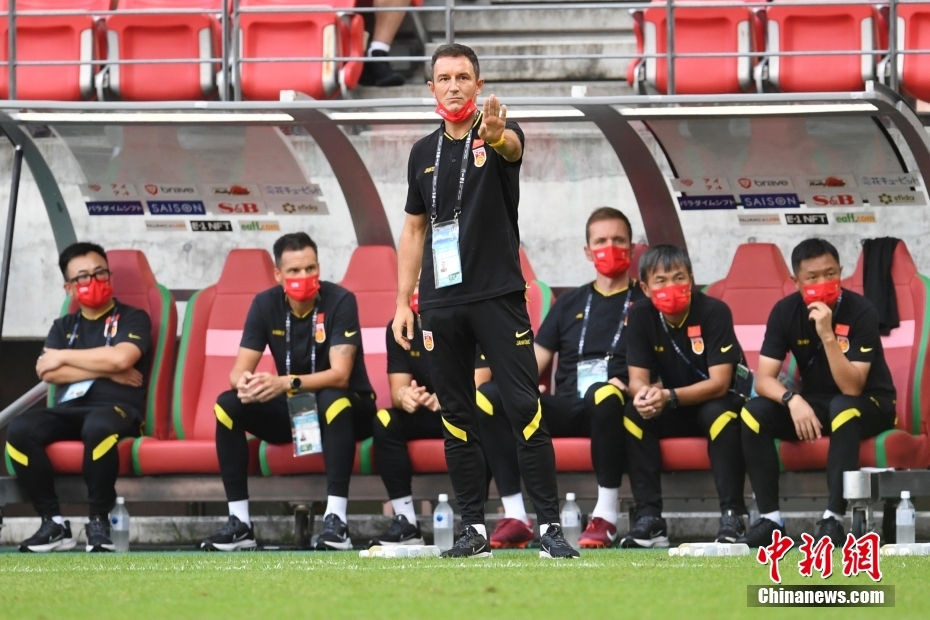 扬科维奇临危受命执掌国足帅印 破局之路面临多