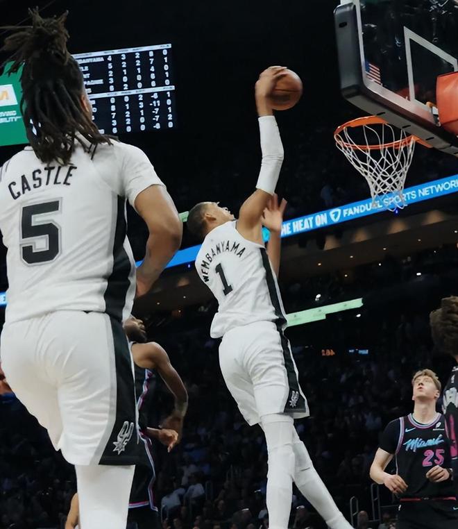 文班亚马600+盖帽里程碑闪耀马刺大胜热火