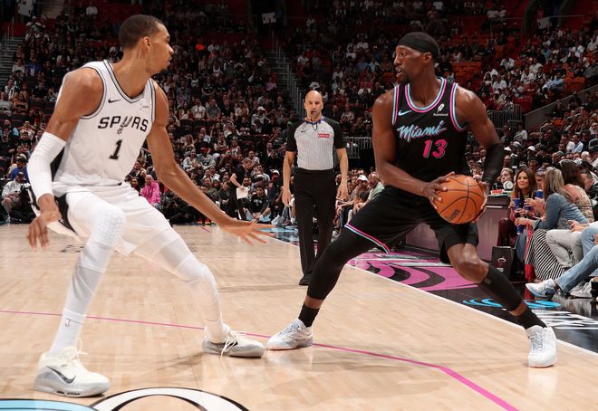 文班亚马600+盖帽里程碑闪耀马刺大胜热火