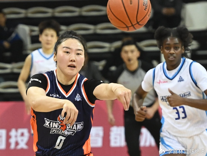 武桐桐13助攻率新疆女篮胜山东 她成关键破局者