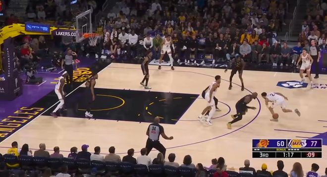 詹姆斯狂砍28+12+4抢断率湖人大胜太阳创扣篮新高